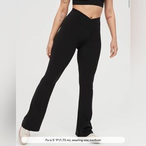 Aerie Real Crossover Flare pants in Black size Small Long